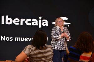 Pilar Santolaria, catedrática de Producción Animal en la EPS (Campus Huesca), durante su conferencia en la tercera sesión del ciclo.